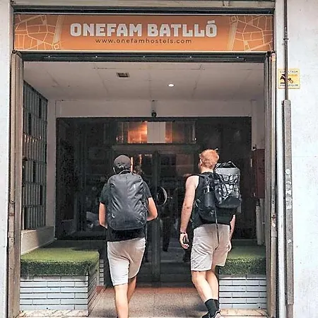 אכסניה Onefam Batllo