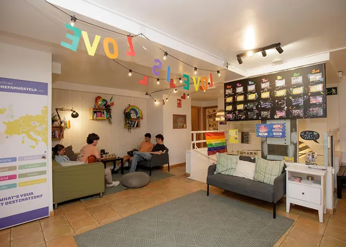 Hostel Onefam Batllo *